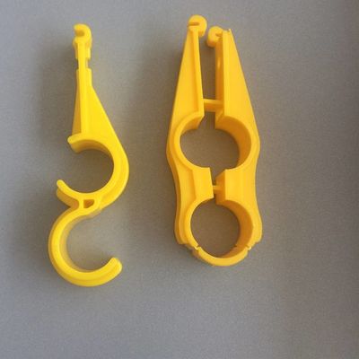 Broiler Nipple Drinker Plastic Pipe Hooks Yellow PVC Pipe Hook