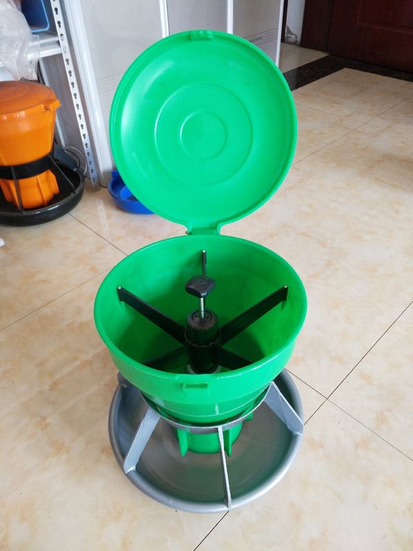 Green Orange Piglet Feeding Trough Food Trough For Pigs