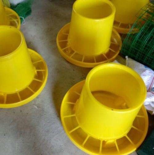 Manual Plastic Chicken Feeder and Drinker with Different Sizes