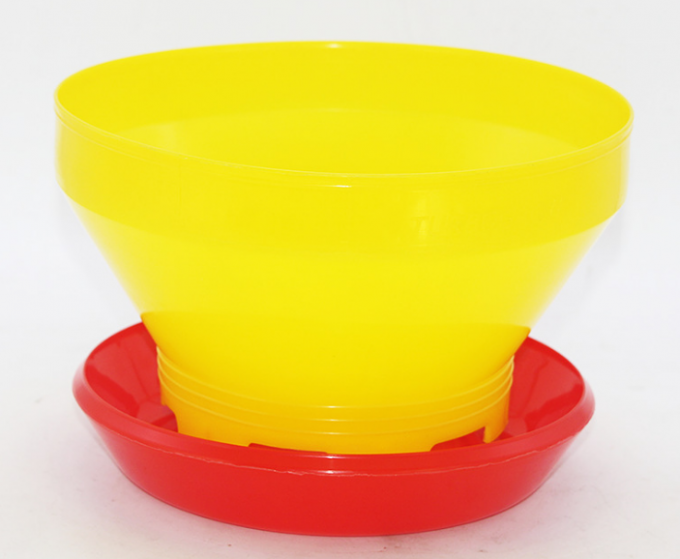 White PP Poultry Feeder And Drinker Automatic Chicken Drinkers And Feeders 3